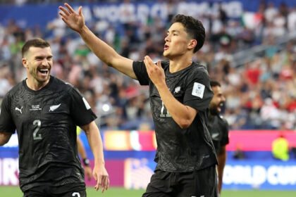 Elijah Just mencatat sejarah sebagai pemain pertama Selandia Baru yang mencetak dua gol dalam satu pertandingan Piala Dunia saat All Whites bermain imbang 2-2 melawan Iran di Grup G Piala Dunia 2026.