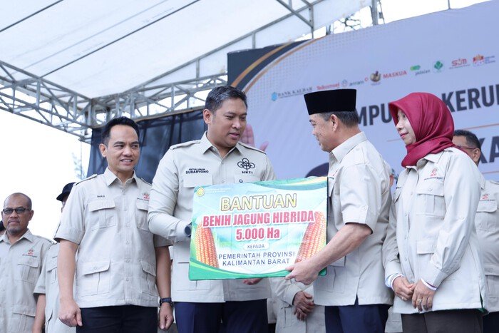 Kunjungi Kalbar, Wamentan Sudaryono Minta Pabrik Sawit Tak Mainkan Harga TBS 12 Kunjungi Kalbar, Wamentan Sudaryono Minta Pabrik Sawit Tak Mainkan Harga TBS