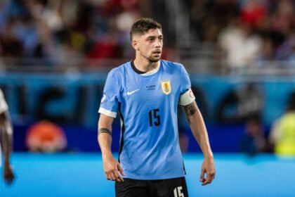 Skuad Uruguay sempat mengalami kendala administrasi penerbangan menuju Miami jelang laga perdana Piala Dunia 2026, namun berhasil tiba tepat waktu untuk melanjutkan persiapan menghadapi Arab Saudi.