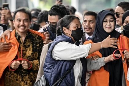 Kasus Ijazah Palsu Jokowi: Berkas Lengkap, Kejari Jaksel Putuskan Roy Suryo dan Dokter Tifa Tidak Ditahan