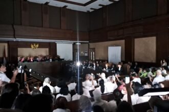 Aliran Listrik Padam Saat Nadiem Makarim Bersiap Bacakan Pembelaan di Sidang Chromebook