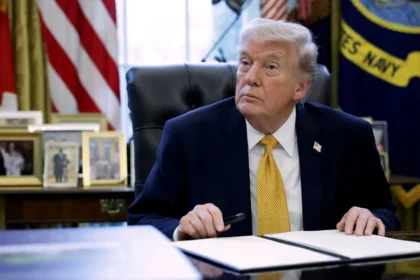 Saling Serang Klaim: Trump Sebut Iran "Ngemis" Minta Bom Distop, Teheran Balas "Itu Kebohongan Publik!"