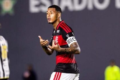 Manchester City mengajukan tawaran sekitar 8,5 juta poundsterling atau sekitar Rp187 miliar untuk merekrut bek muda Flamengo, Joao Victor.