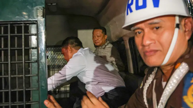 Alasan Buru-Buru, Jamwas Minta Maaf Febrie Tak Pakai Rompi Pink Saat Ditahan