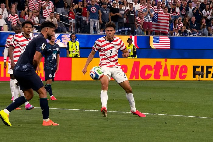 Gio Reyna dikabarkan membuka negosiasi dengan Strasbourg setelah tampil impresif di Piala Dunia 2026 dan ingin kembali mengembangkan kariernya di kompetisi Eropa.
