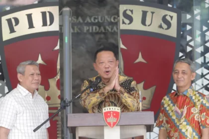 Eks Jampidsus Dicegah ke Luar Negeri Usai Jadi Tersangka Korupsi