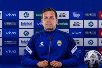 Igor Tolic Absen Lawan Isenmulang, Dua Asisten Persib Ambil Alih Komando