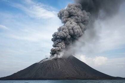 Gunung Anak Krakatau Tunjukkan Peningkatan Aktivitas, Berubah ke Level III