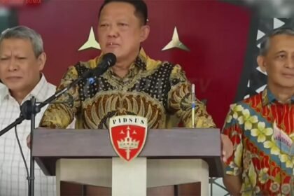 Febrie Adriansyah resmi mengundurkan diri dari jabatan Jampidsus Kejaksaan Agung setelah Jaksa Agung menerima surat pengunduran dirinya pada Sabtu, 11 Juli 2026.