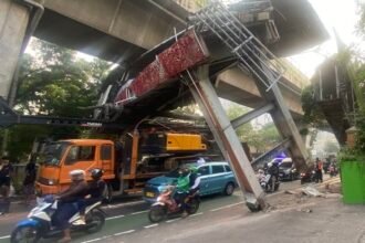 Butuh Rp3 Miliar untuk Bangun Kembali JPO Tendean, APBD Jakarta atau Pemilik Truk yang Harus Bayar?