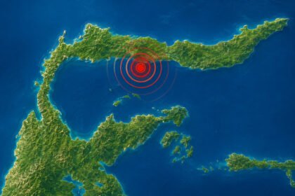 Gempa magnitudo 4,7 mengguncang Semenanjung Minahasa, Sulawesi, pada Kamis siang dengan pusat gempa berada di kedalaman 138 kilometer.