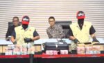Dibalik OTT Bupati Pemalang: Mengurai Aliran Uang Rp1,2 Miliar ke Ayah-Anak Staf Administrasi KPK