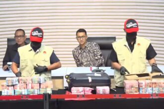Dibalik OTT Bupati Pemalang: Mengurai Aliran Uang Rp1,2 Miliar ke Ayah-Anak Staf Administrasi KPK