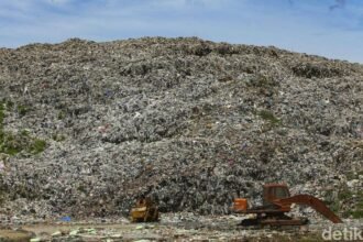 Kebakaran TPA Cipayung Depok Hanguskan Dua Truk, Pemkot Perketat Mitigasi