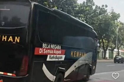 Kemhan Benarkan Insiden Bus Dinas dan Ojol, Sudah Diselesaikan Damai