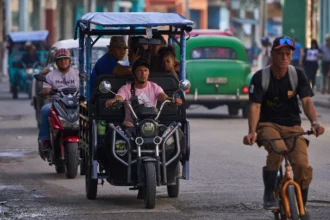Krisis Energi Lumpuhkan Kuba, Becak Listrik Tenaga Surya Jadi Penyelamat Transportasi