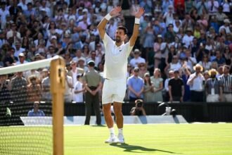 Novak Djokovic dan Jannik Sinner menjadi sorotan utama saat babak keempat Wimbledon 2026 menghadirkan sederet duel bergengsi di All England Club, London.