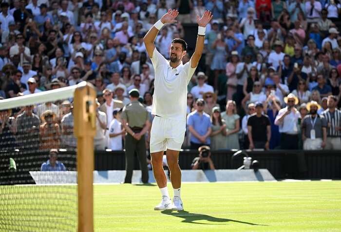 Novak Djokovic dan Jannik Sinner menjadi sorotan utama saat babak keempat Wimbledon 2026 menghadirkan sederet duel bergengsi di All England Club, London.