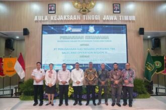 Kejati Jawa Timur dan PGN menandatangani MoU untuk memperkuat kepastian hukum, tata kelola perusahaan, serta mendukung pembangunan infrastruktur gas bumi yang berkelanjutan.