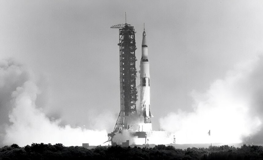 Peristiwa Bersejarah 16 Juli: Peluncuran Apollo 11 hingga Uji Coba Bom Atom Pertama di Dunia