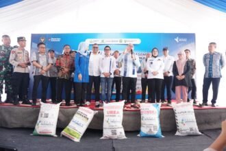Menko Zulhas ke Petani Mamuju: Sekarang Pupuk Lancar dan Mudah Mendapatkannya