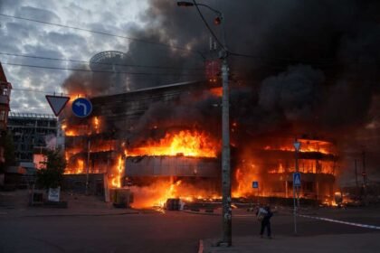 Rudal Balistik & Drone Rusia Hantam Kyiv, Korban Berjatuhan