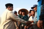 Kisah Mbah Mistin, Buruh Tani Malang yang Rela Menanti "Sampe Lesu" Demi Jabat Tangan Presiden Prabowo