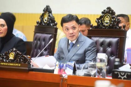 Komisi III DPR RI mengapresiasi pengabdian Polri selama delapan dekade sekaligus mendorong peningkatan profesionalisme, integritas, dan pelayanan kepada masyarakat.