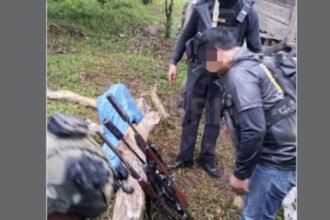 Petugas Satgas Operasi Damai Cartenz-2026 menggelar operasi penegakan hukum di Yahukimo yang berujung pada pelumpuhan tiga anggota KKB dan penyitaan berbagai barang bukti.