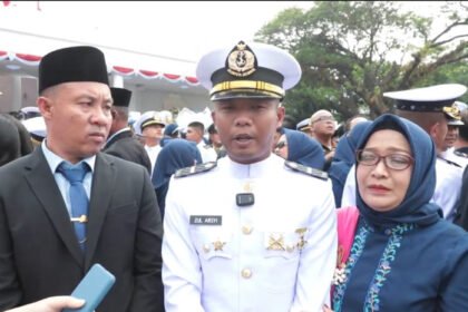 Perjuangan Letda Laut (T) Zul Arsyi membuktikan kegigihan mampu mengalahkan kegagalan hingga akhirnya resmi dilantik menjadi perwira TNI AL oleh Presiden Prabowo.