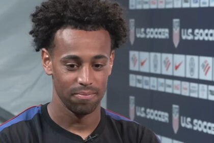 Manchester United mempertimbangkan merekrut Tyler Adams dari Bournemouth dengan nilai transfer sekitar Rp773,5 miliar untuk memperkuat lini tengah musim panas ini.