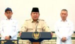 Presiden Prabowo Subianto mendorong pembangunan Trans Sumatra Railway dan Trans Kalimantan dilakukan secara bersamaan untuk mempercepat konektivitas nasional.