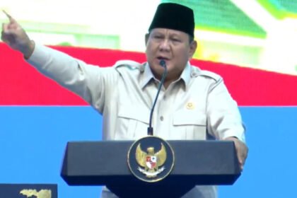 Presiden Prabowo Subianto menargetkan persoalan sampah nasional selesai pada akhir 2027 melalui kolaborasi pemerintah pusat, daerah, TNI, dan Polri untuk mewujudkan Indonesia yang lebih bersih.