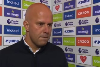 Arne Slot dikabarkan masuk daftar kandidat pelatih Al-Ahli setelah dipecat Liverpool, namun peluang kembali ke Eropa dan Timnas Belanda masih menjadi prioritas.