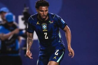 Manchester United membatalkan transfer Ederson setelah mengevaluasi kondisi kebugaran sang gelandang meski proses kepindahan hampir rampung.