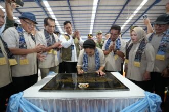BULOG Perkuat Kapasitas Penyimpanan Pangan, Ketua Komisi IV DPR RI Titiek Soeharto Resmikan Gudang BULOG di Kalsel