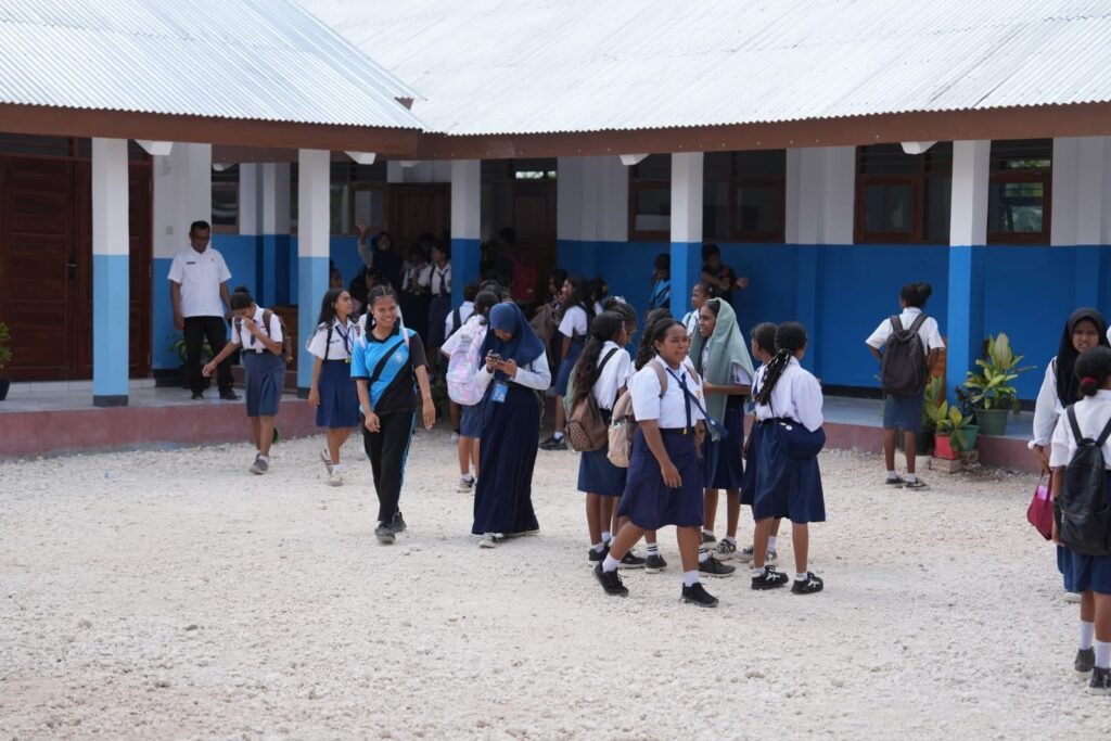 Revitalisasi Sekolah di NTT: Dulu Menumpang, Sekarang Gedung Milik Sendiri 12 Revitalisasi Sekolah di NTT: Dulu Menumpang, Sekarang Gedung Milik Sendiri