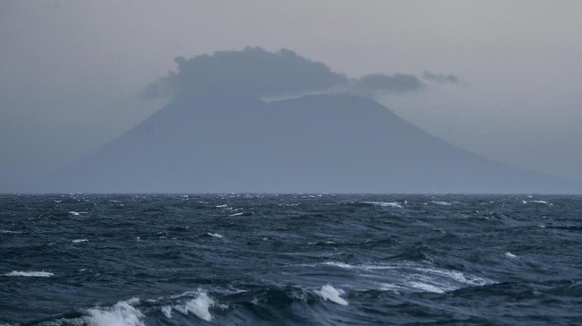 Status Naik ke Level III Siaga, Warga Pesisir Pandeglang Diminta Waspadai Erupsi Gunung Anak Krakatau