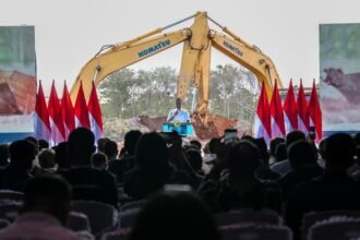 Menteri ESDM Bahlil Lahadalia mengingatkan seluruh pihak agar pengelolaan Proyek Strategis Nasional LNG Abadi Blok Masela dilakukan secara profesional dan bebas KKN.