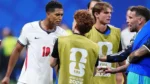 Frustrasi Inggris Tersingkir, Jude Bellingham Kepergok 'Geplak' Kepala Pemain Argentina
