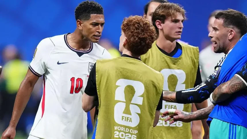 Frustrasi Inggris Tersingkir, Jude Bellingham Kepergok 'Geplak' Kepala Pemain Argentina