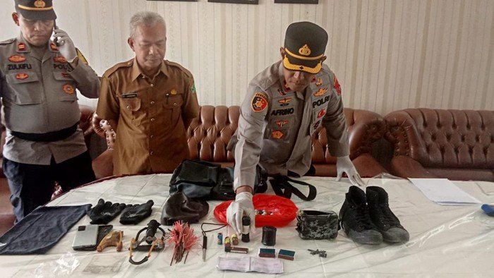 Nekat Menyamar Pakai Topeng, Pelaku Peledakan MAN 3 Padang Kembali ke Sekolah Cari Para Perundungnya