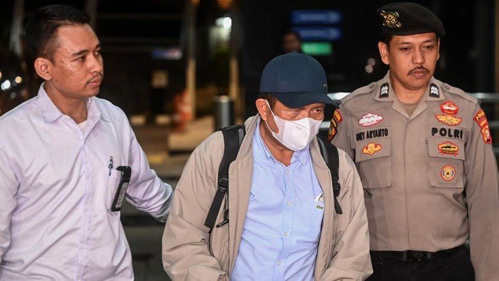 Terima Alphard hingga Sepatu Hermes, Bupati Lombok Barat Jadi Tersangka Kasus Suap Puluhan Milyar