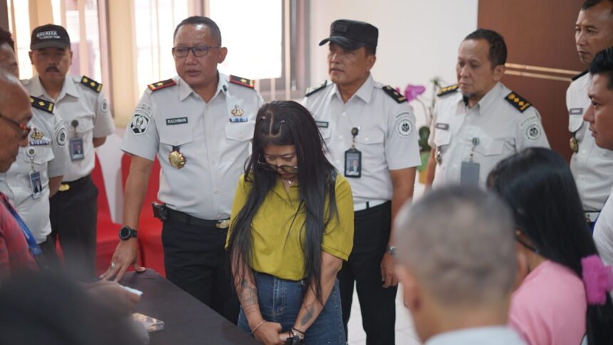 Petugas Lapas Surabaya Gagalkan Penyelundupan 12,67 Gram Sabu, Modus Disembunyikan di Lipatan Uang