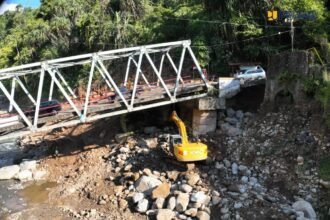 Jembatan Enang-Enang