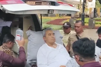 Wali Kota Bandung Muhammad Farhan Mendadak Dilarikan ke Rumah Sakit Pakai Ambulans