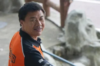 Sihir Sastra di Atas Setir: Kisah Kurir Makanan Peraih Penghargaan Sastra Tertinggi China