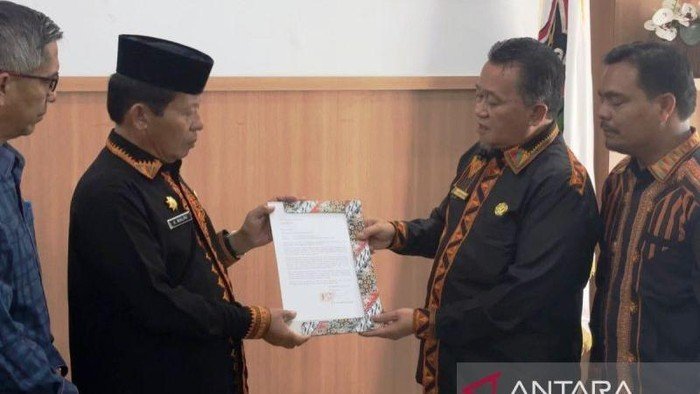 Buntut Anak Pamer Liburan Mewah ke Eropa, Pejabat Gayo Lues Nevirizal Mundur dari Jabatannya
