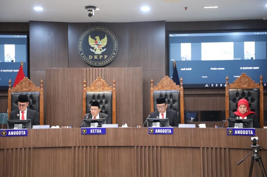 DKPP Berhentikan Tetap Ketua dan Dua Anggota KPU Intan Jaya