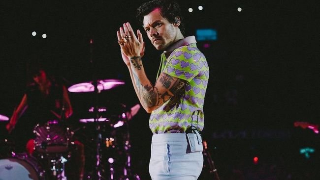Kelelahan Garap Tur Raksasa 'Together, Together', Harry Styles Tumbang dan Batalkan Konser di Brasil